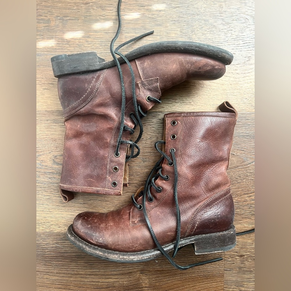 🍄SOLD🍄 Frye Jenna Combat Boots - Picture 4 of 7
